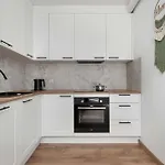 Elegant White With Terrace & Parking In By Renters Appartement Wrocław