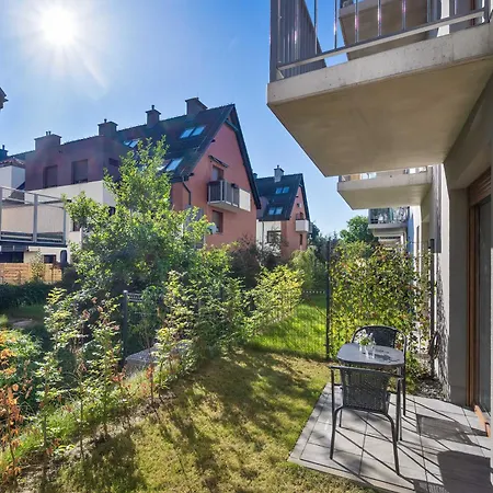 Апартаменти Elegant White With Terrace & Parking In By Renters Вроцлав