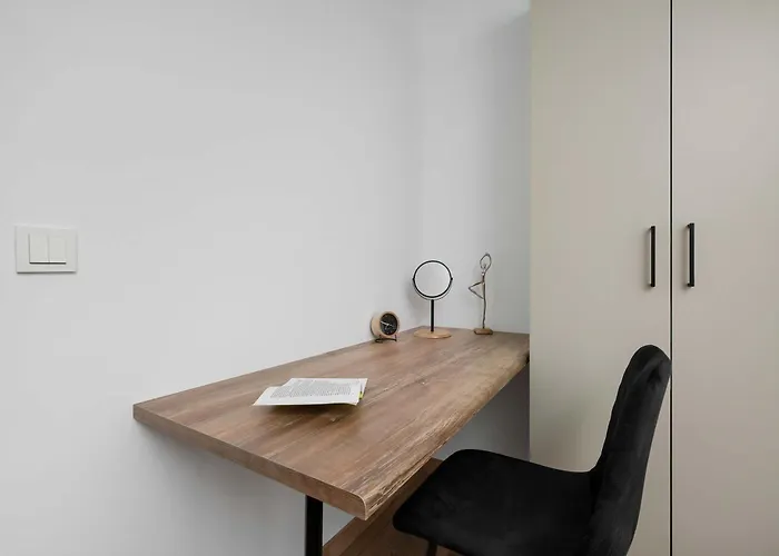 Elegant White With Terrace & Parking In By Renters * Вроцлав