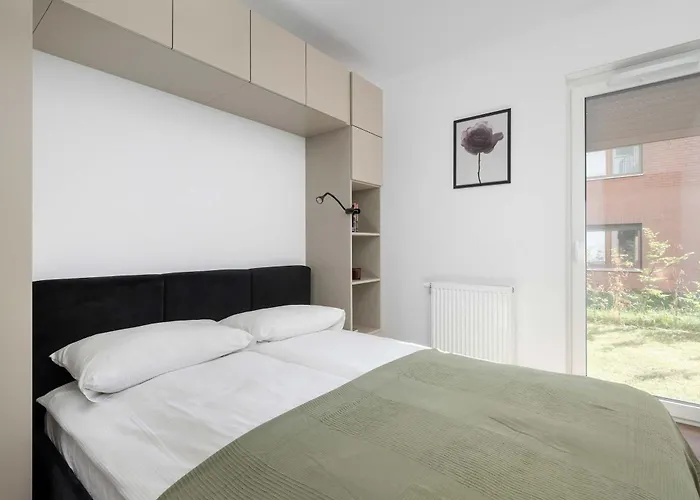 Elegant White With Terrace & Parking In By Renters Апартаменти Вроцлав