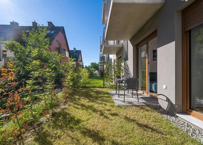 Elegant White With Terrace & Parking In By Renters *