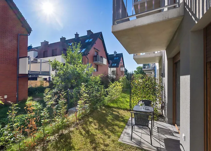 Апартаменти Elegant White With Terrace & Parking In By Renters Вроцлав