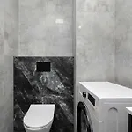 Elegant White With Terrace & Parking In By Renters