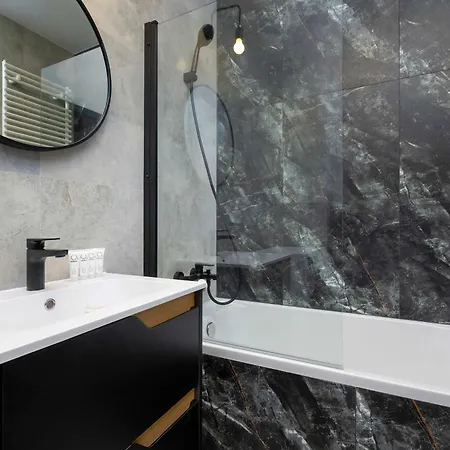 Elegant White With Terrace & Parking In By Renters Wrocław