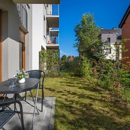 Elegant White With Terrace & Parking In By Renters *