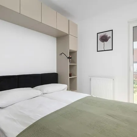 Elegant White With Terrace & Parking In By Renters Lägenhet Wrocław