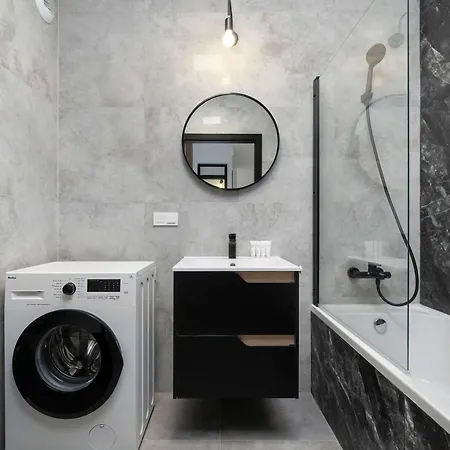 Elegant White With Terrace & Parking In By Renters Lägenhet *