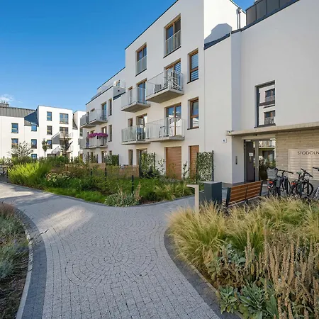Elegant White With Terrace & Parking In By Renters Breslavia